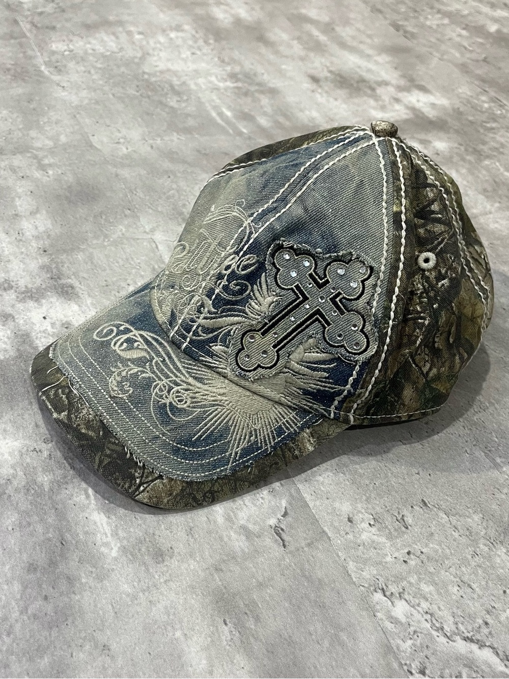 Realtree camo Custom Cap Archive cross graphic adjustable womens One Size